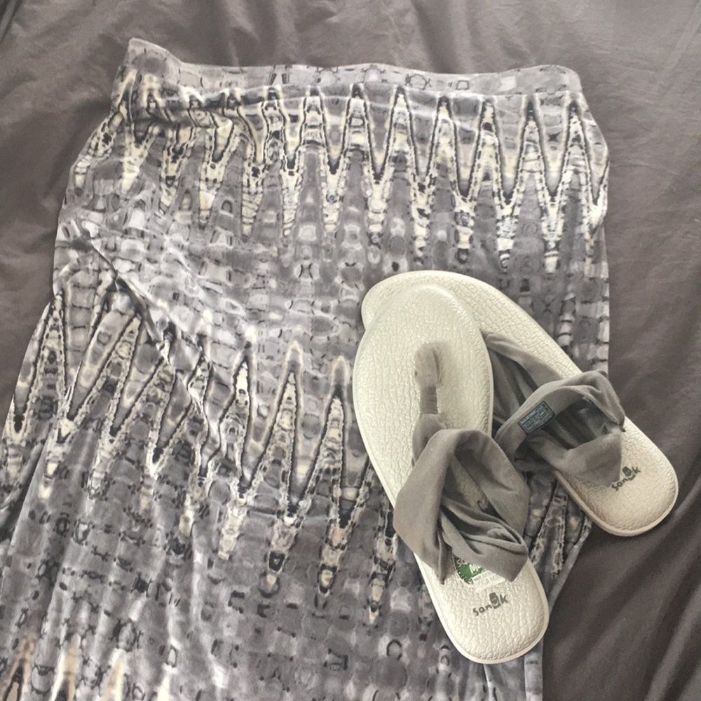 Matty M Grey & White Mid Length Skirt